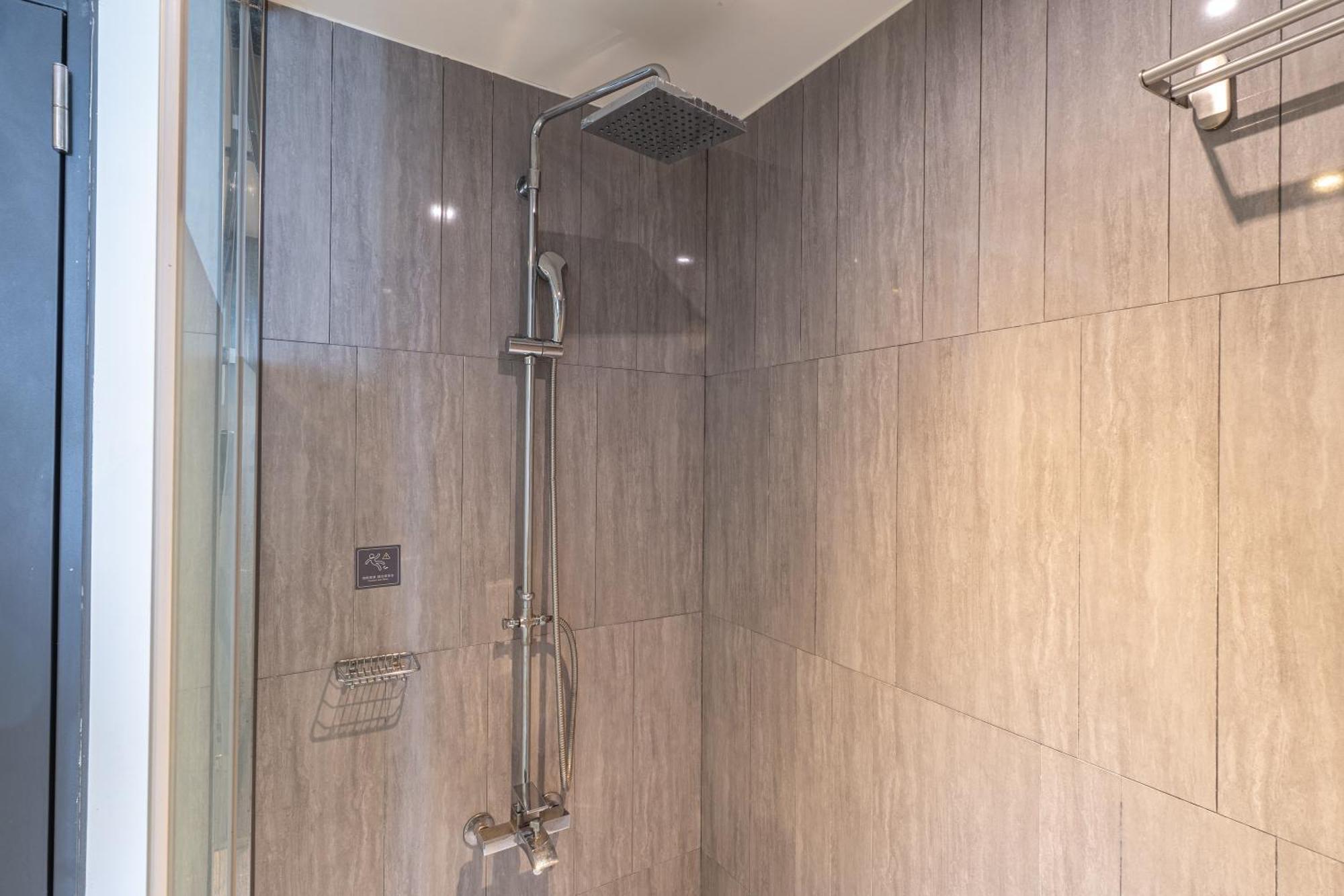 Check Inn Taichung Liming Exterior foto